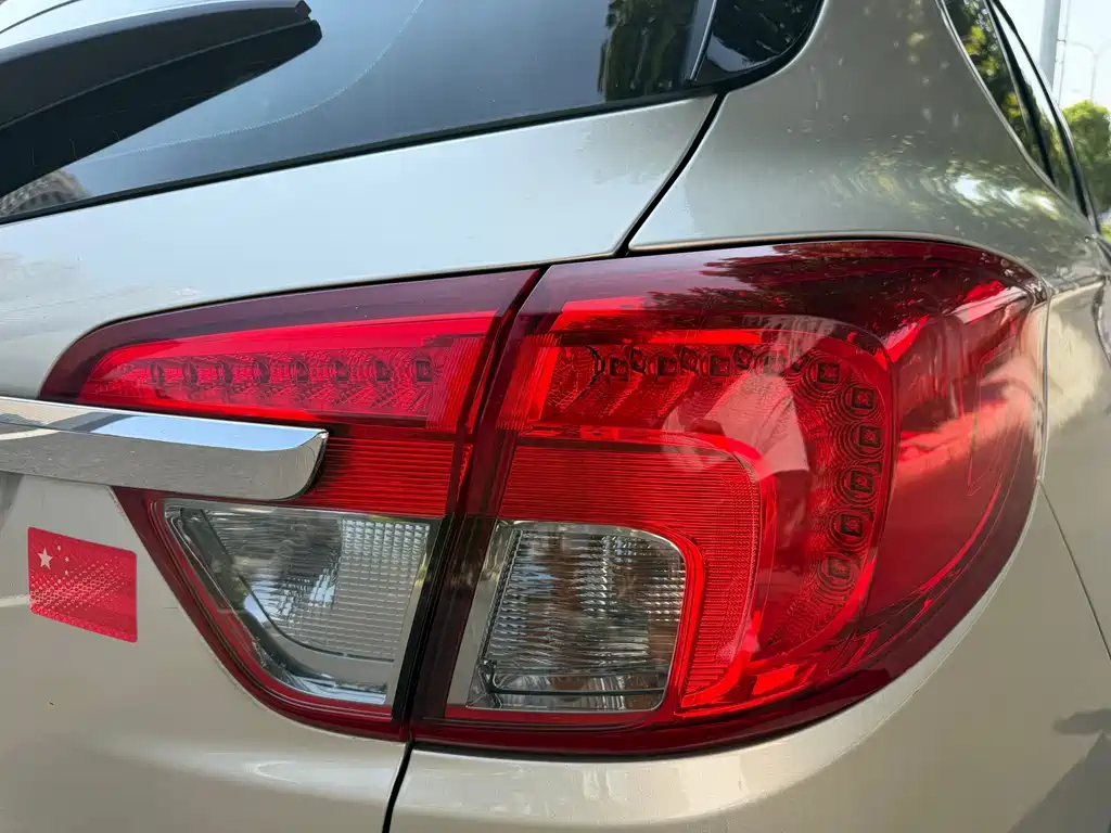 Buick Envision Plus — миниатюра 9