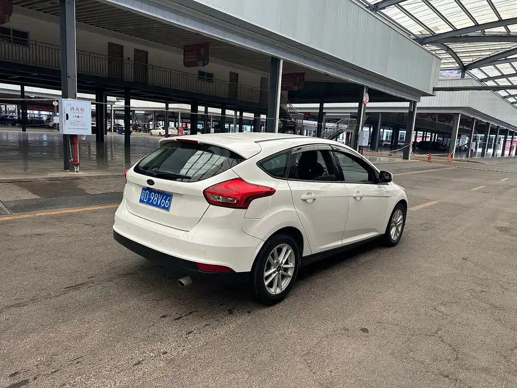 Ford Focus — миниатюра 5