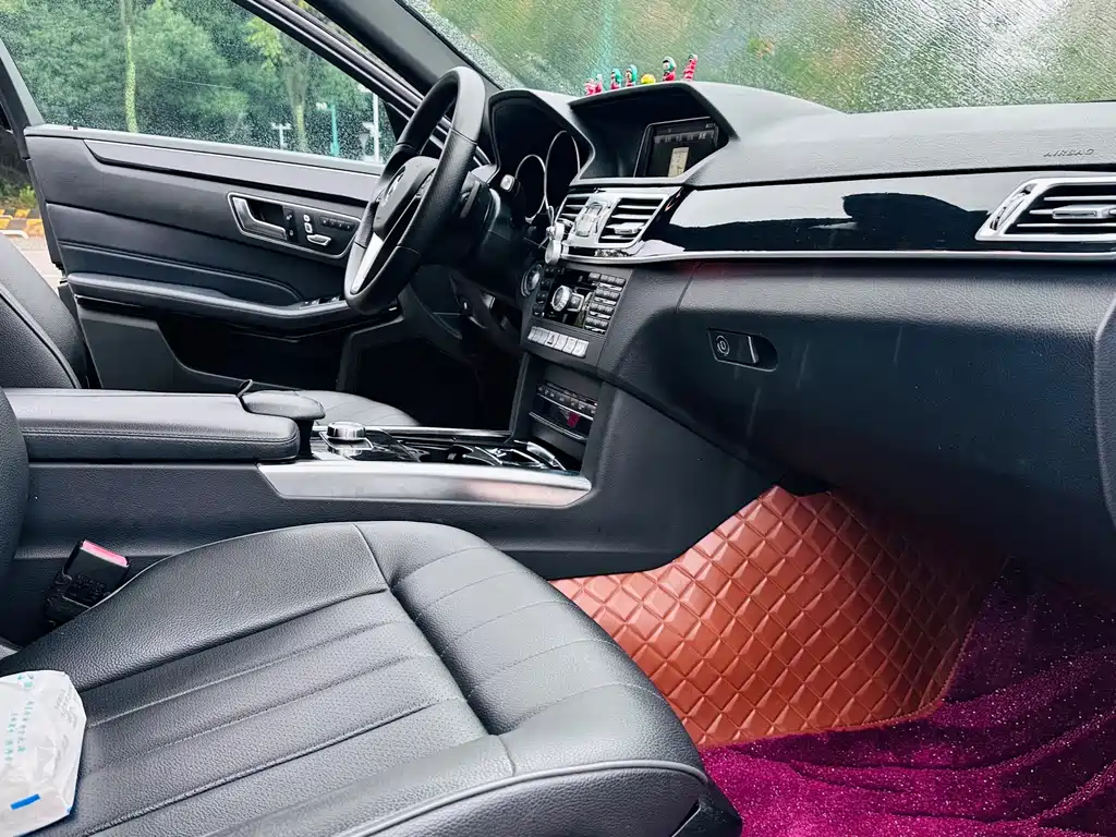 Mercedes-Benz E-Class — миниатюра 6