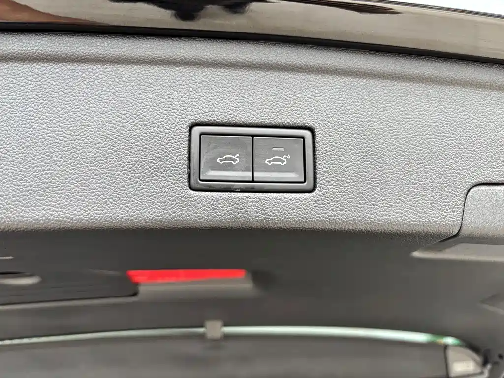 Volkswagen Touareg — миниатюра 27