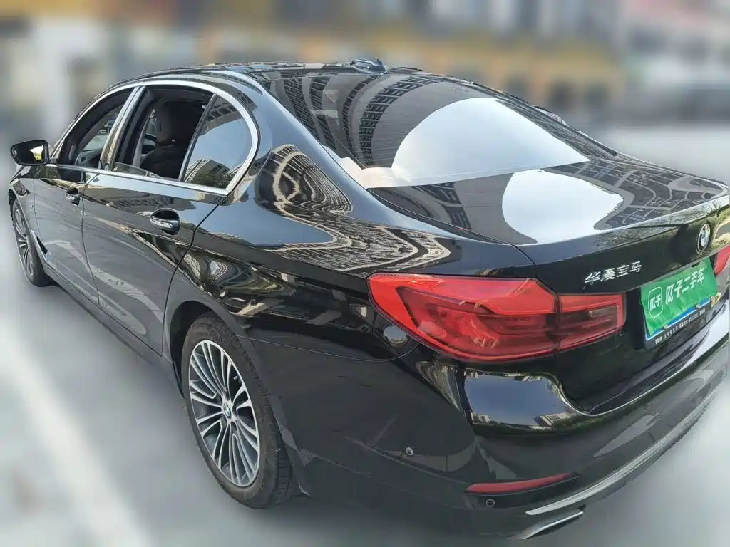 BMW 5 Series — миниатюра 25