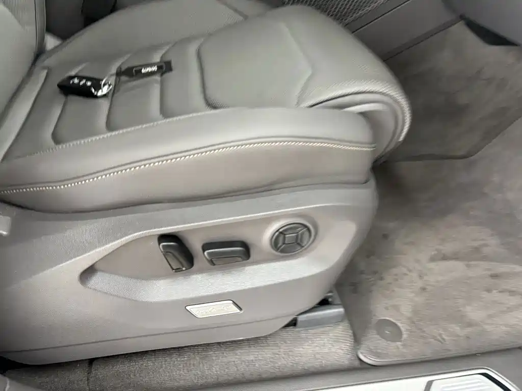 Volkswagen Touareg — миниатюра 25