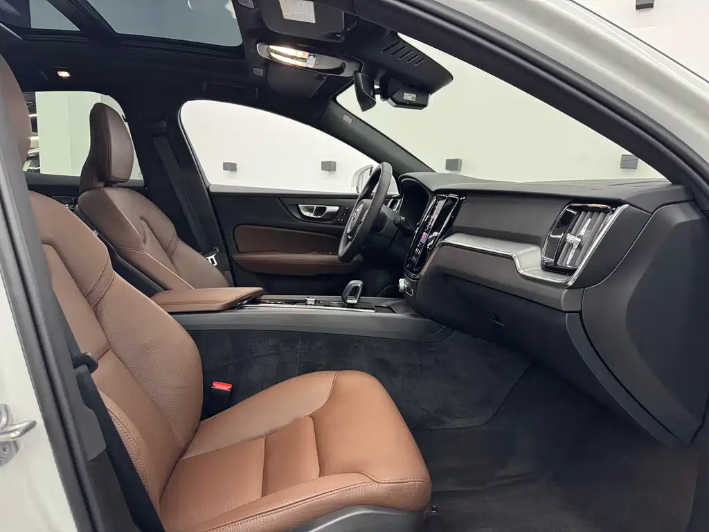 Volvo S60 — миниатюра 11