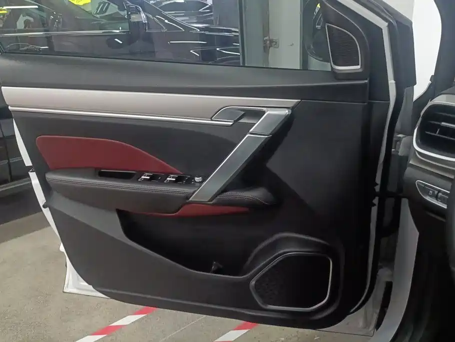 Geely Binyue — миниатюра 7