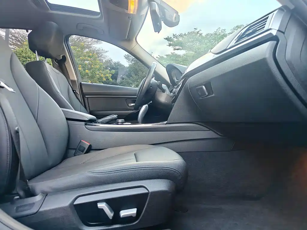 BMW 3 Series — миниатюра 15