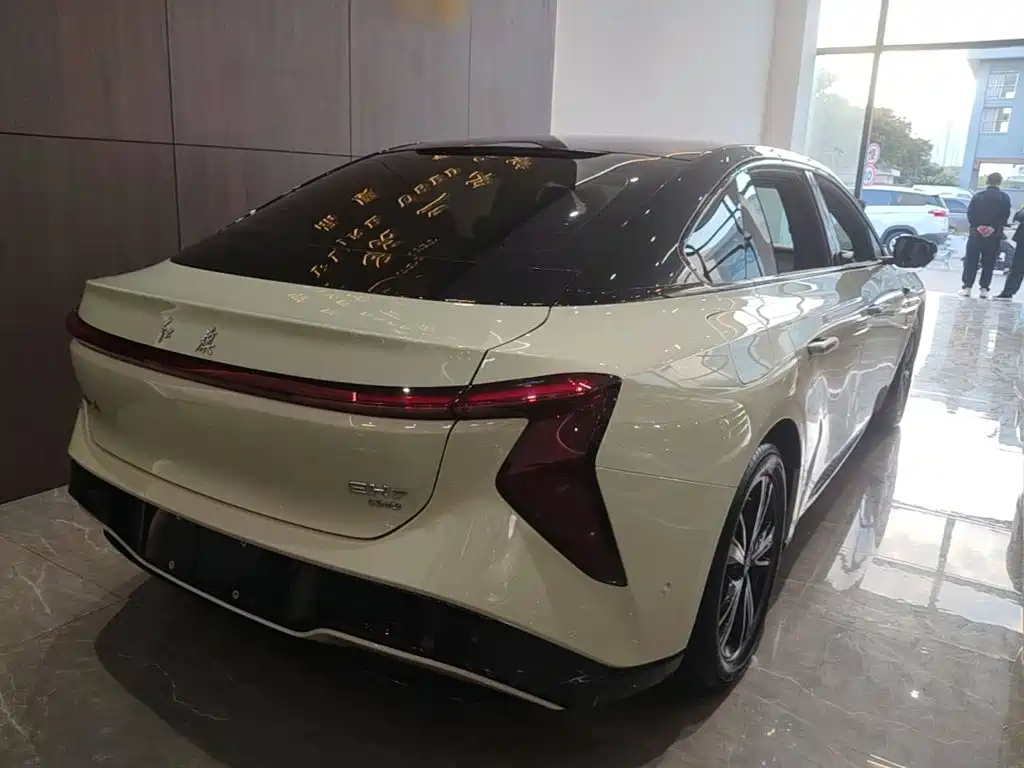 Hongqi Hongqi EH7 — миниатюра 7