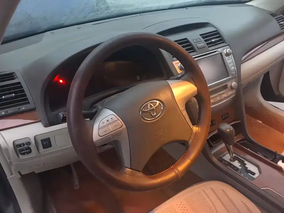 Toyota Camry — миниатюра 15