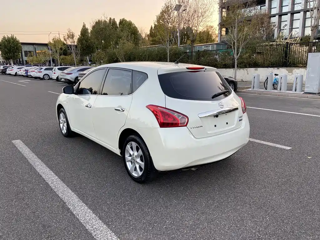 Nissan Tiida — миниатюра 6