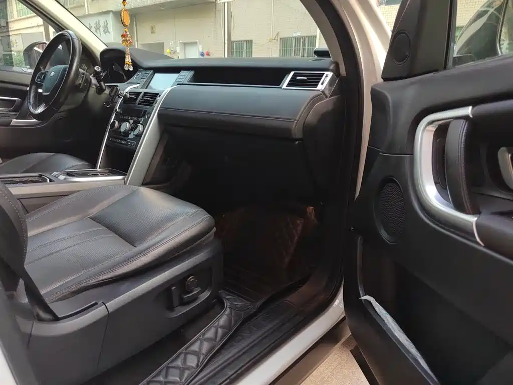 Land Rover Discovery Sport — миниатюра 18