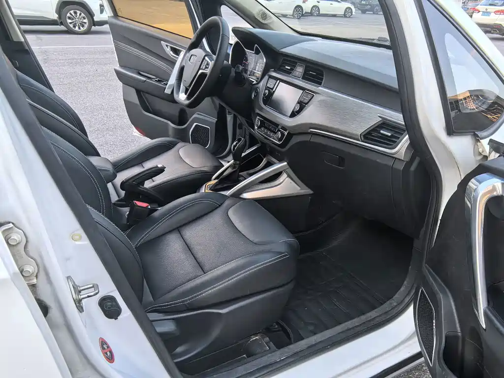 Geely Vision X3 — миниатюра 17