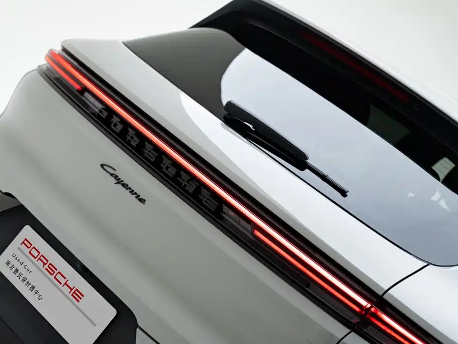 Porsche Cayenne — миниатюра 8