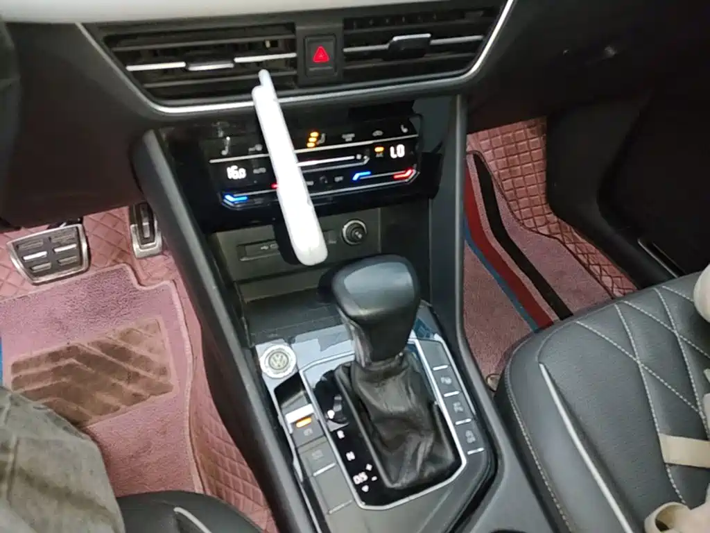 Volkswagen Tiguan L — миниатюра 14