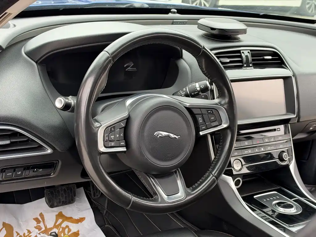Jaguar XEL — миниатюра 15