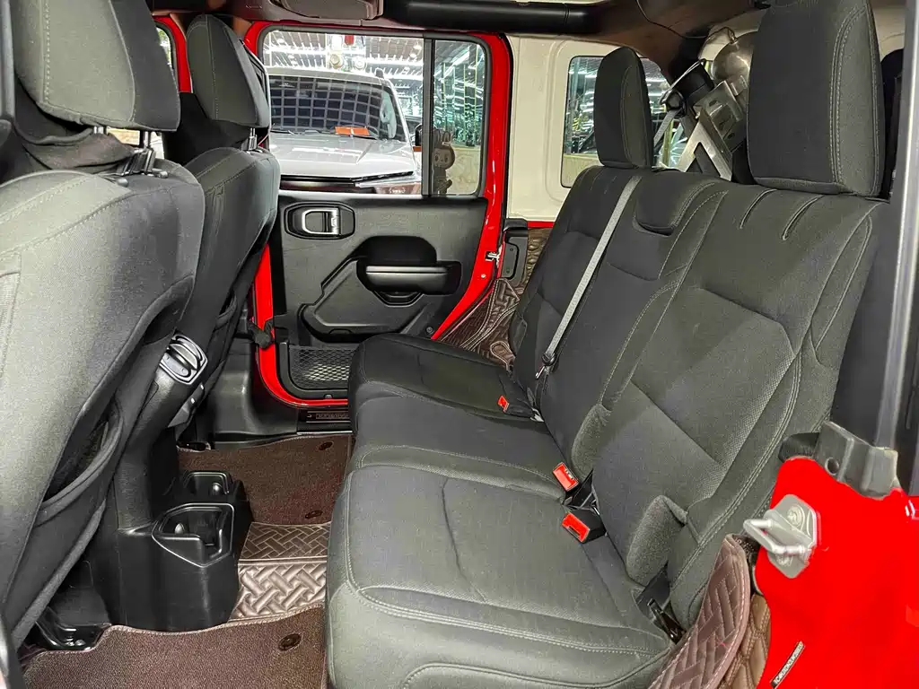Jeep Wrangler — миниатюра 6
