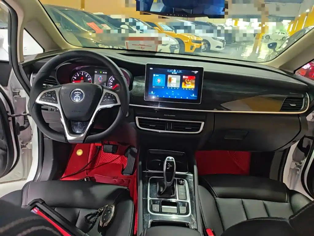BYD MAX — миниатюра 10