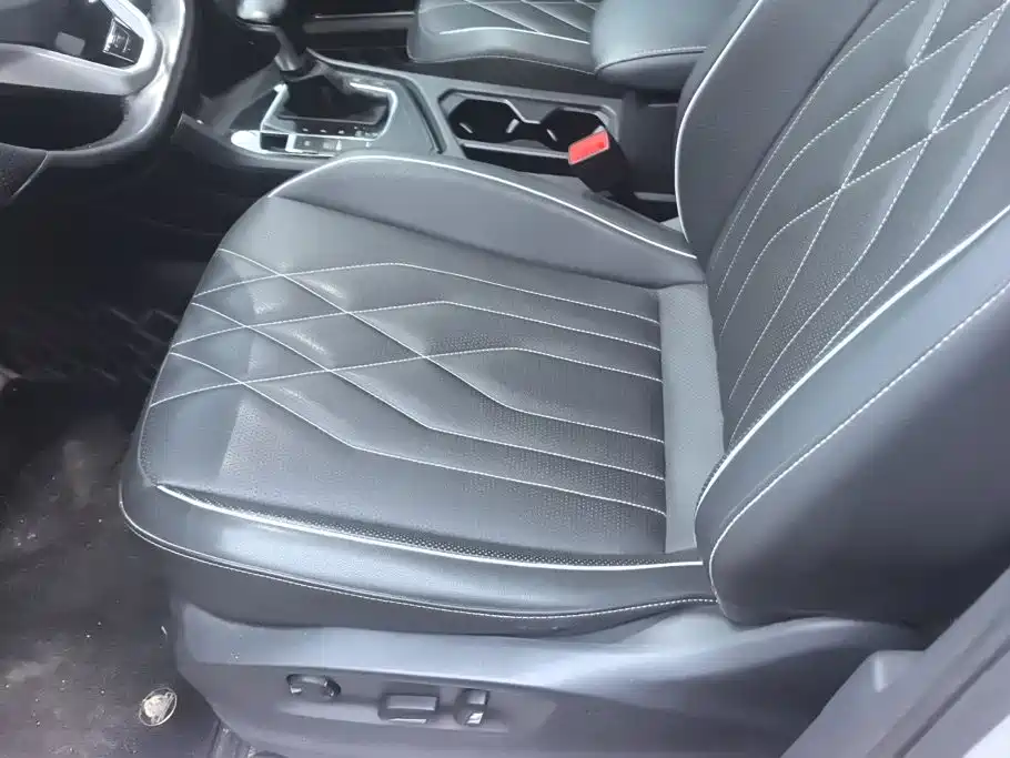 Volkswagen Tiguan L — миниатюра 9