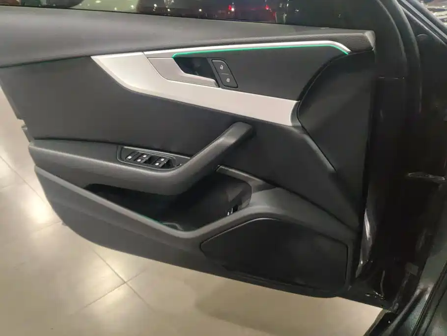 Audi A4L — миниатюра 7