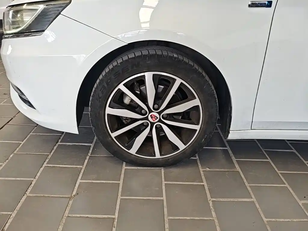 Roewe Roewe i6 Classic — миниатюра 23