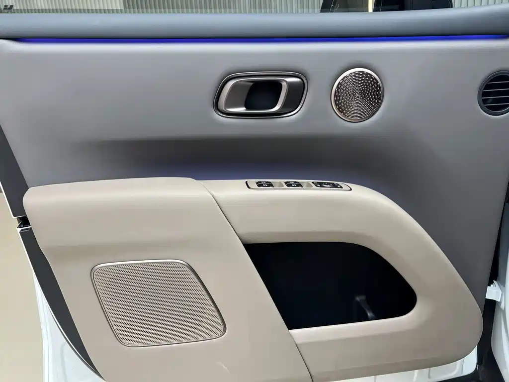 Li Auto Li i8 — миниатюра 18
