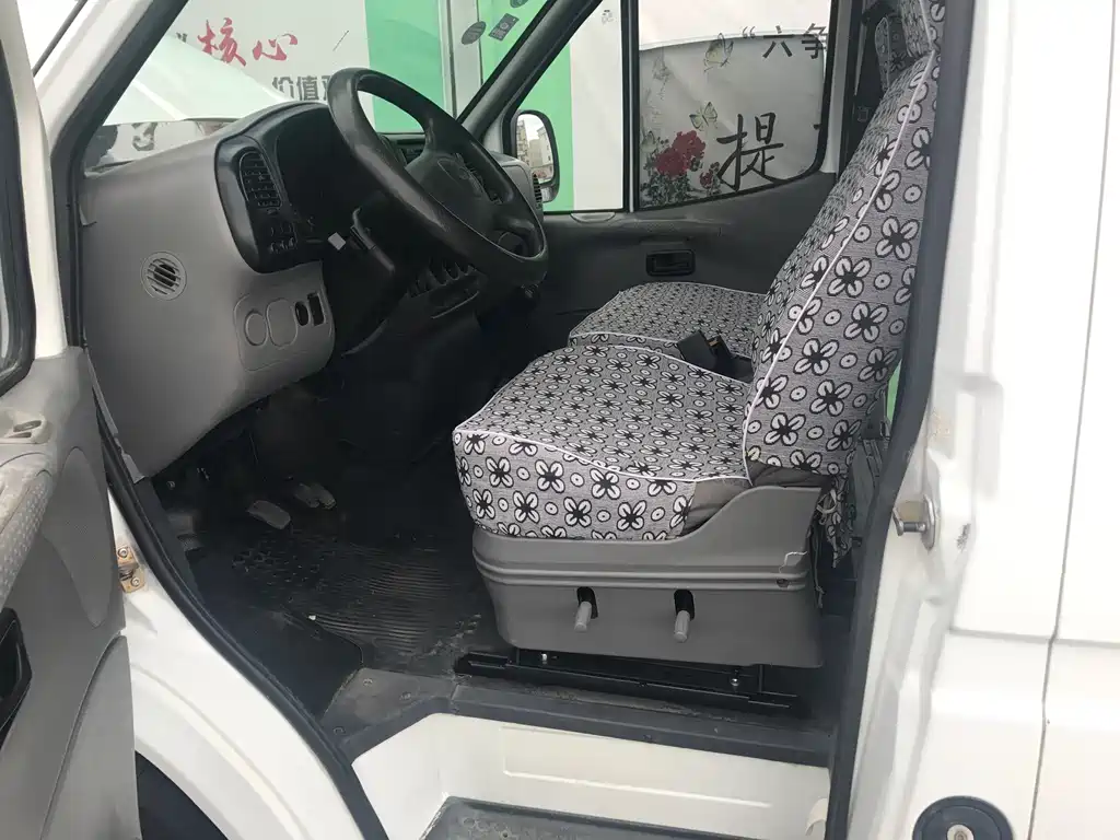 Ford Transit Classic — миниатюра 6