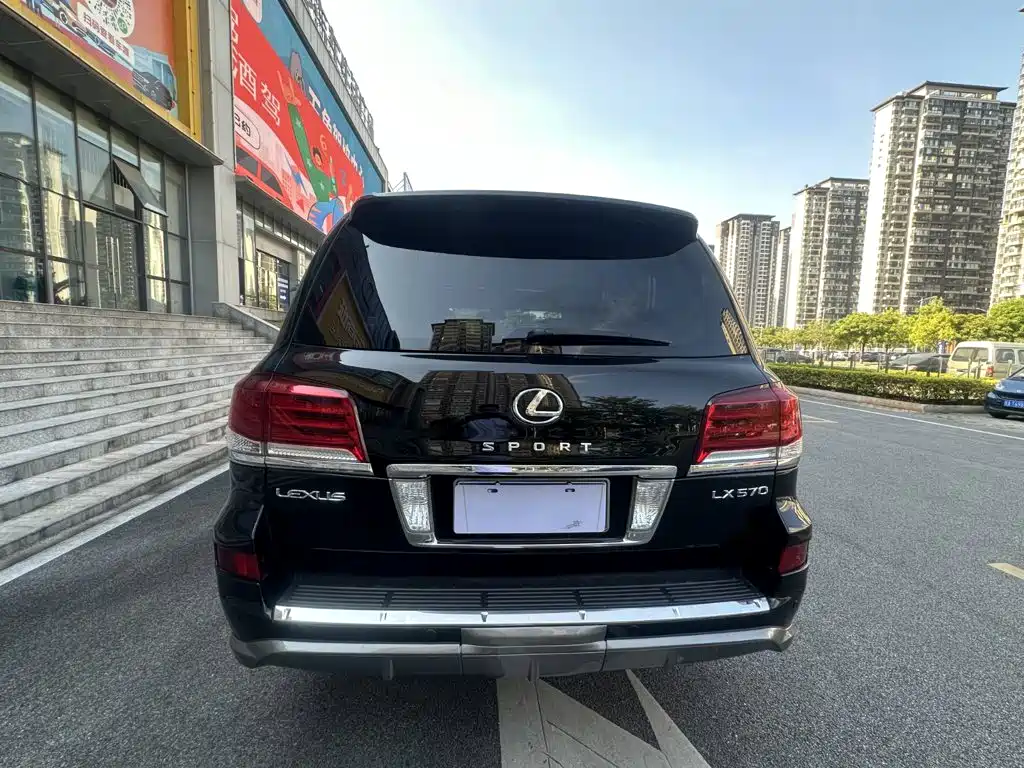 Lexus LX — миниатюра 4