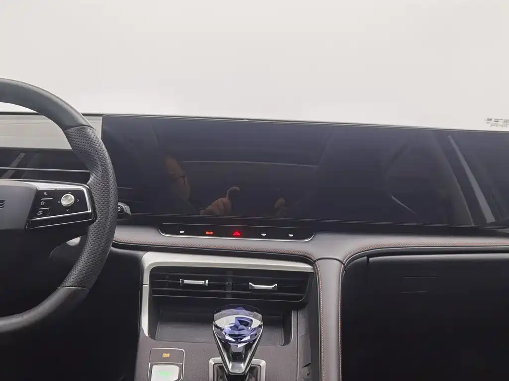 Roewe RX5 — миниатюра 12