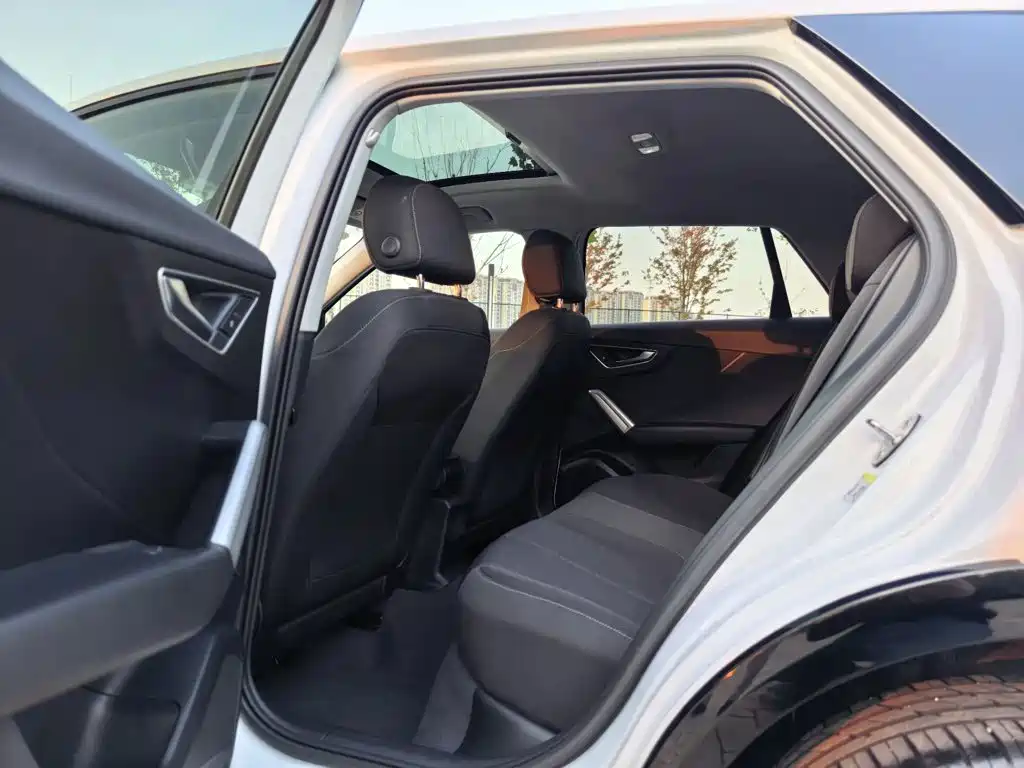 Audi Q2L — миниатюра 3
