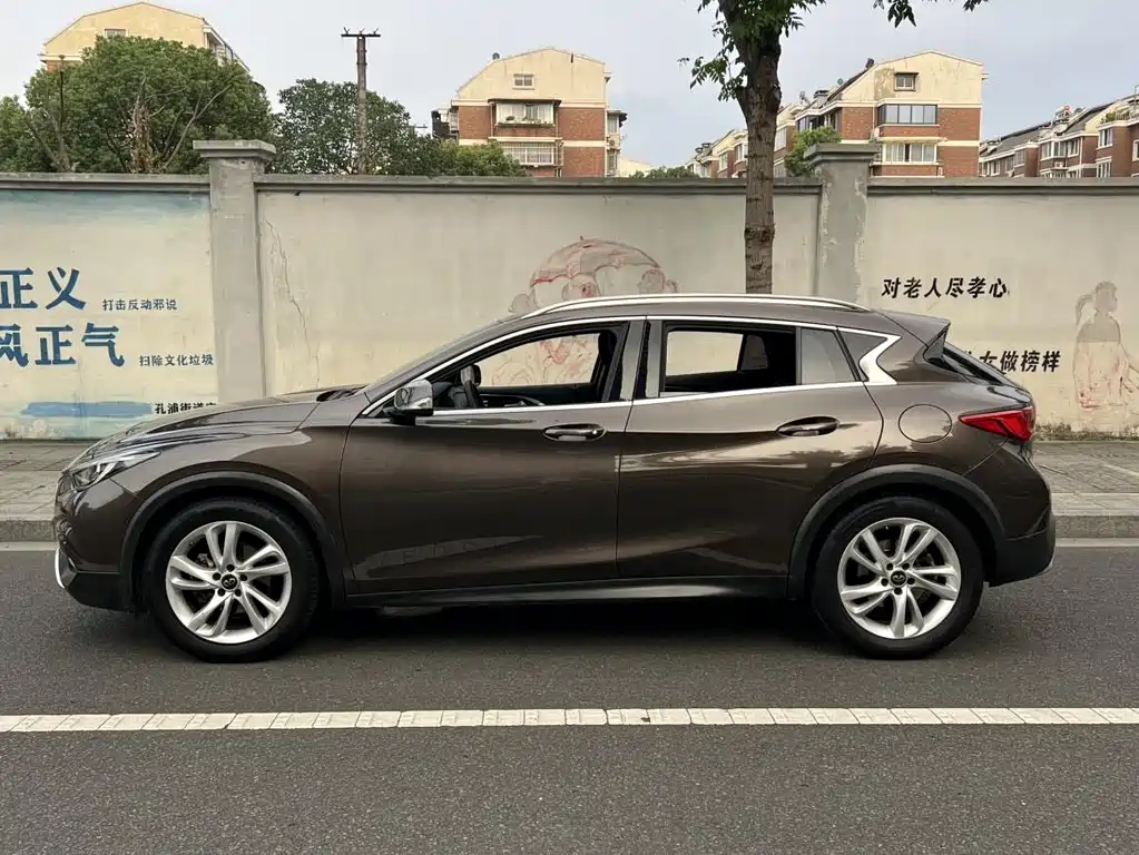 Infiniti QX30 — миниатюра 13