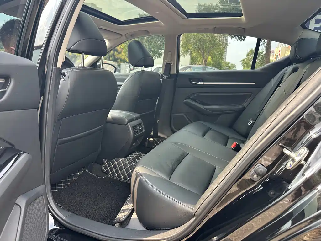 Nissan Teana — миниатюра 6