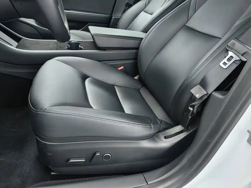 Tesla Model 3 — миниатюра 20
