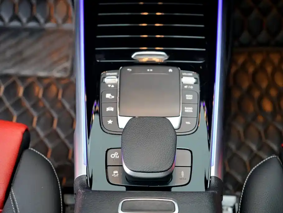 Mercedes-Benz GLB AMG — миниатюра 21