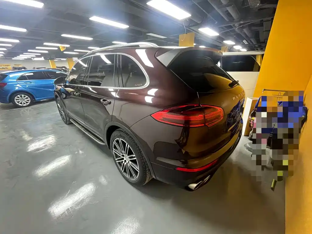 Porsche Cayenne — миниатюра 8