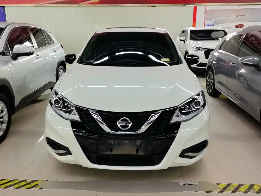 Nissan Tiida — миниатюра 2