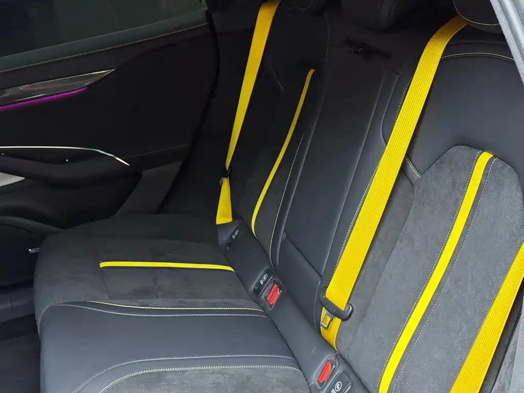 XIAOMI CAR XIAOMI SU7 ULTRA