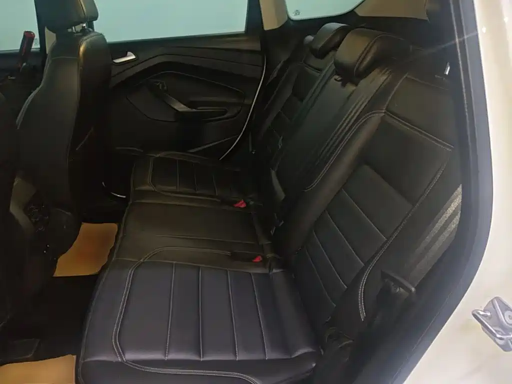 Ford Kuga — миниатюра 17