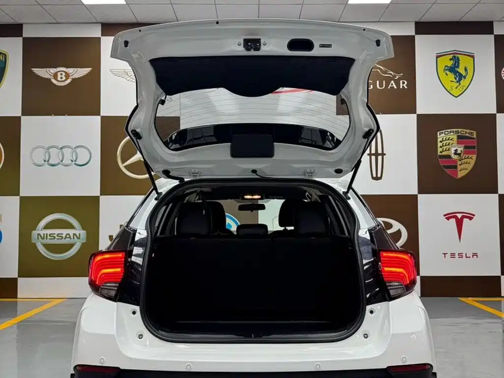 Toyota Yaris L — миниатюра 17
