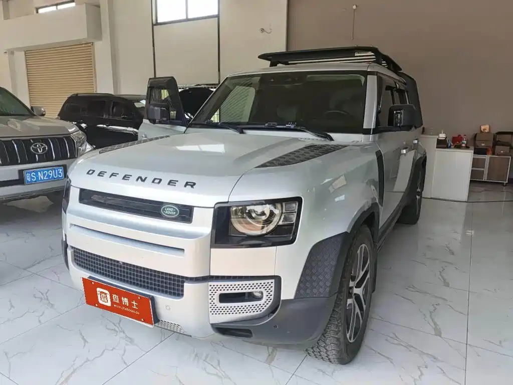 LAND ROVER DEFENDER