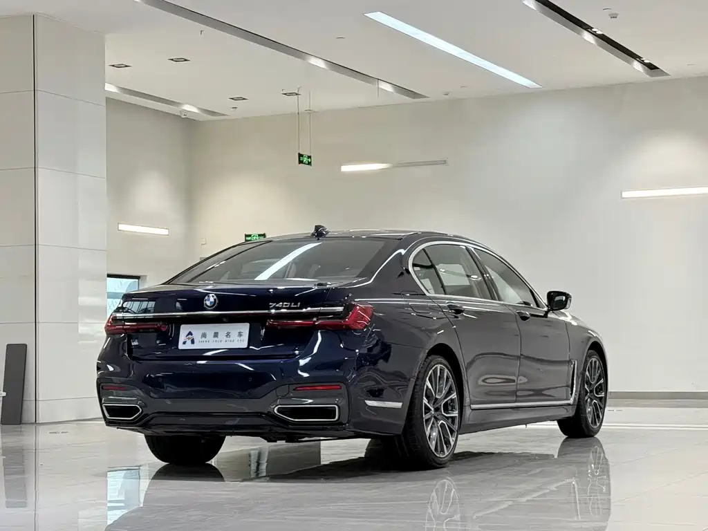 BMW 7 SERIES