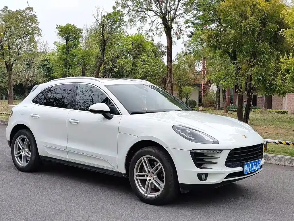 Porsche Macan — миниатюра 3