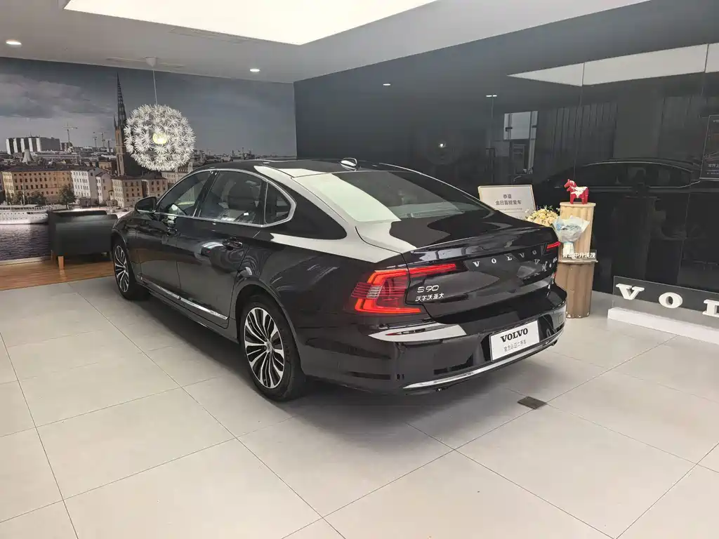 Volvo S90 — миниатюра 13