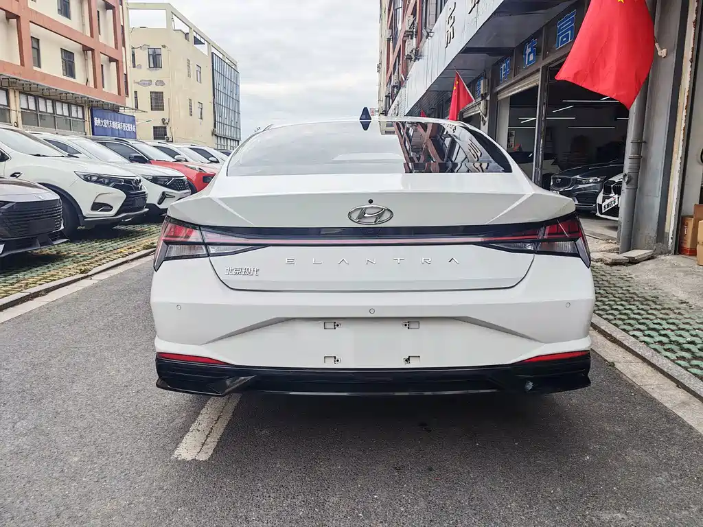 Hyundai Elantra — миниатюра 4