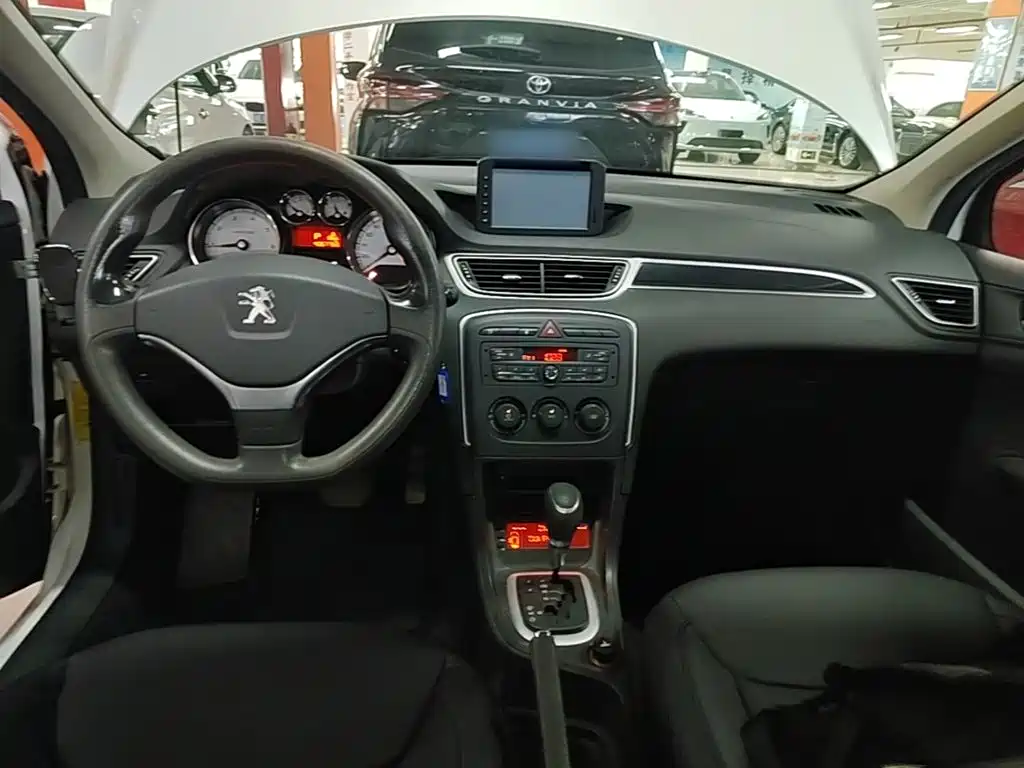 Peugeot 308 — миниатюра 10