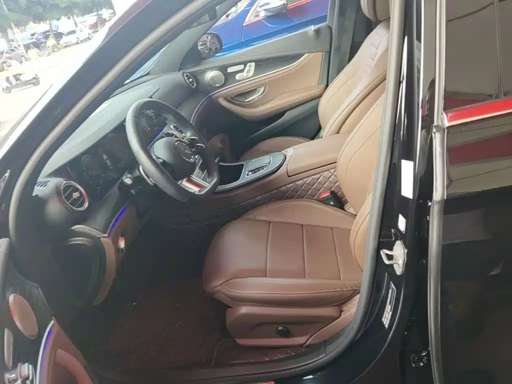 Mercedes-Benz E-Class — миниатюра 15