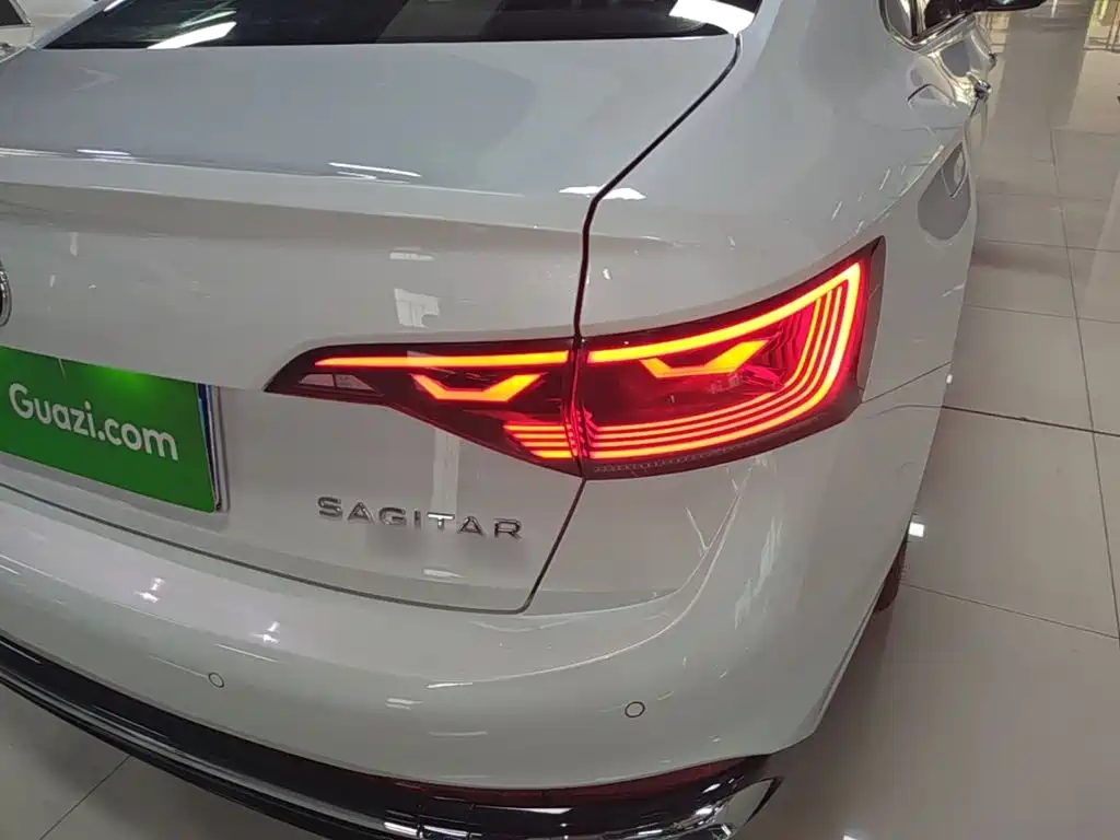 Volkswagen Sagitar — миниатюра 8