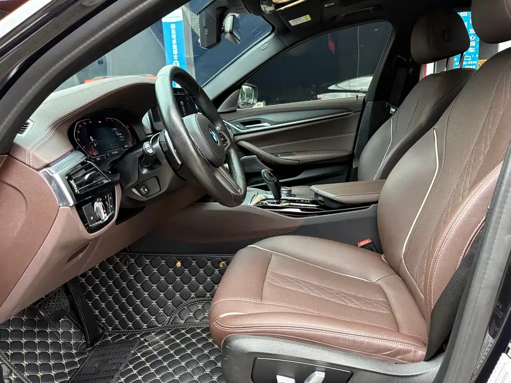 BMW 5 Series — миниатюра 11