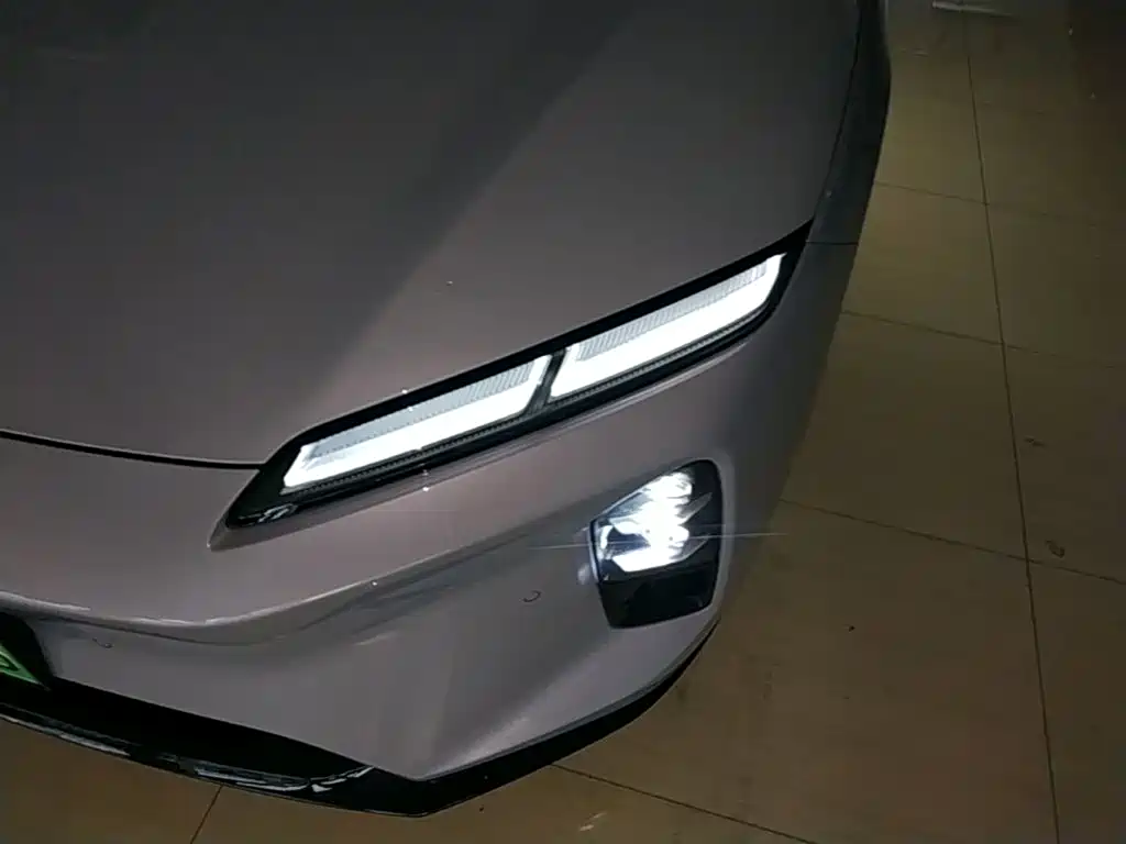 NIO ET5 — миниатюра 24