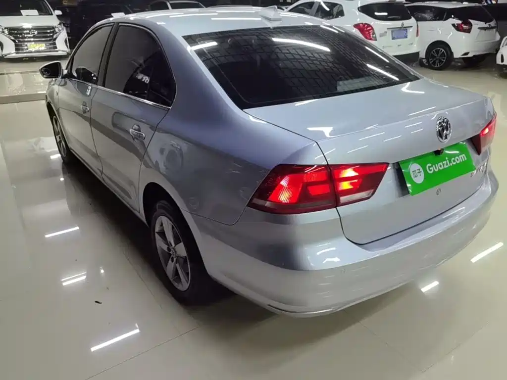 Volkswagen Santana — миниатюра 5