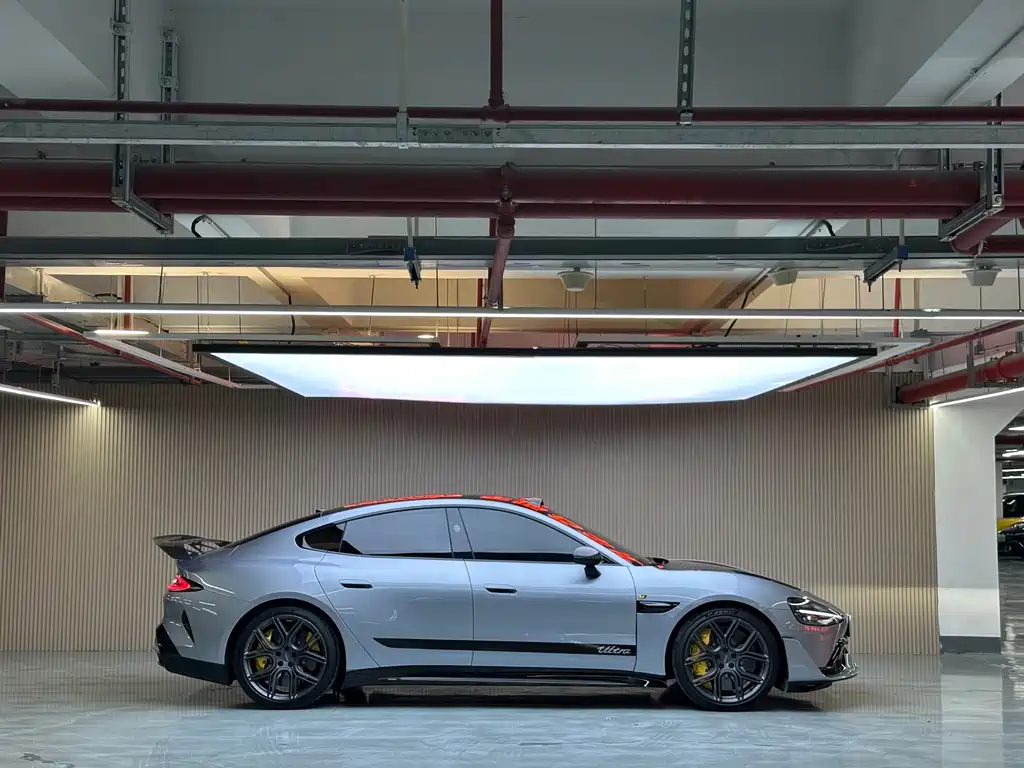 XIAOMI CAR XIAOMI SU7 ULTRA