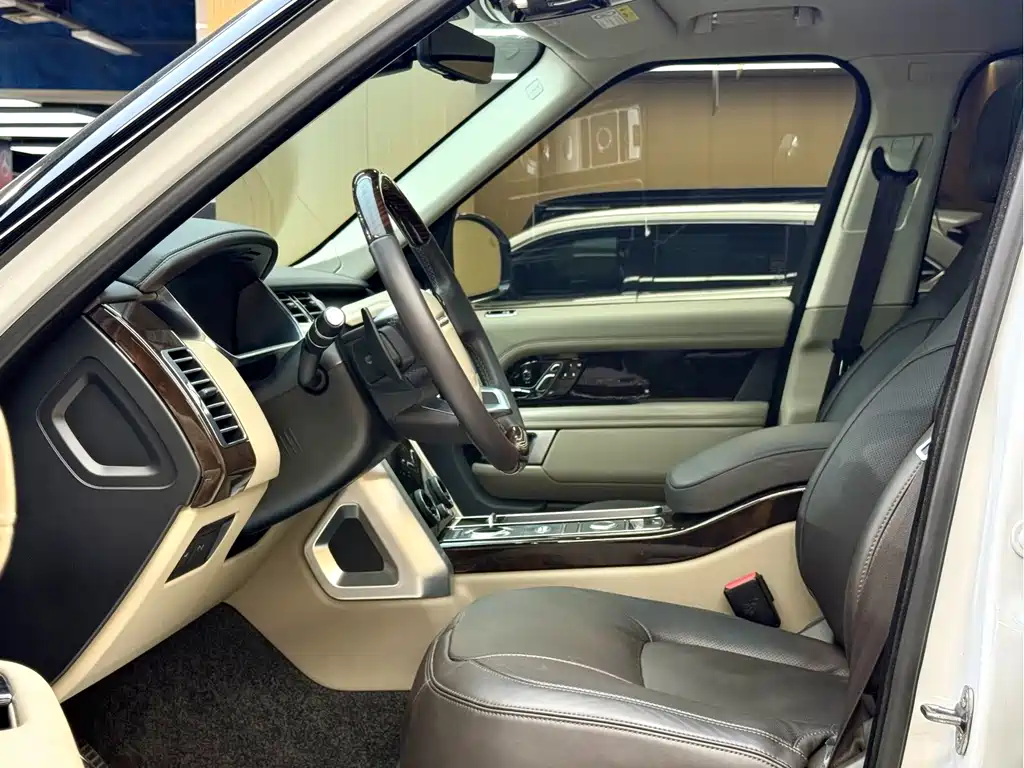 Land Rover Range Rover — миниатюра 7