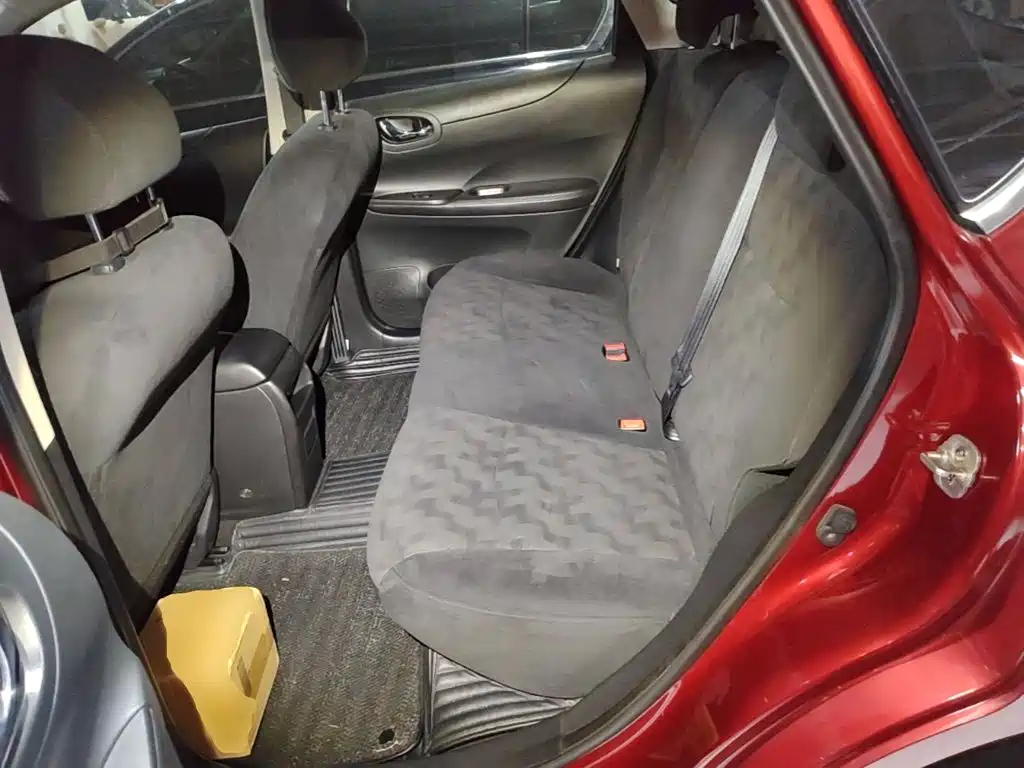Nissan Tiida — миниатюра 17